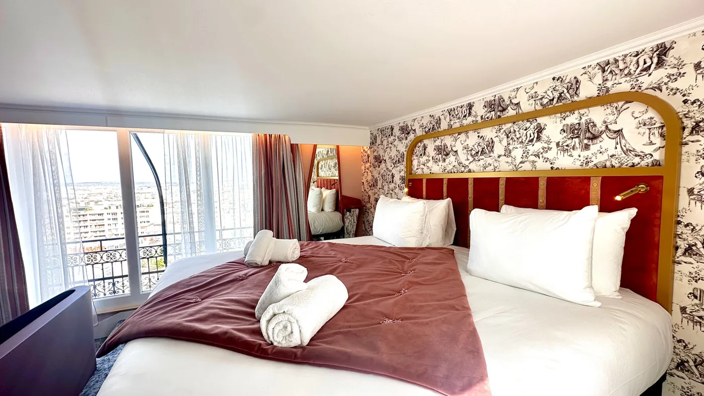 Suite Nid d'amour terrasse panoramique - vue toits de Paris, hôtel Montmartre